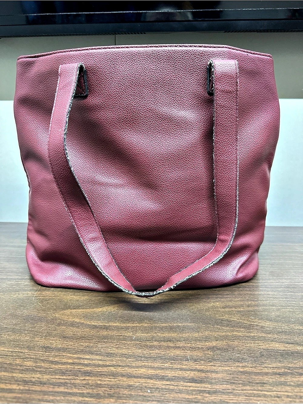 London Fog maroon Tote Bag